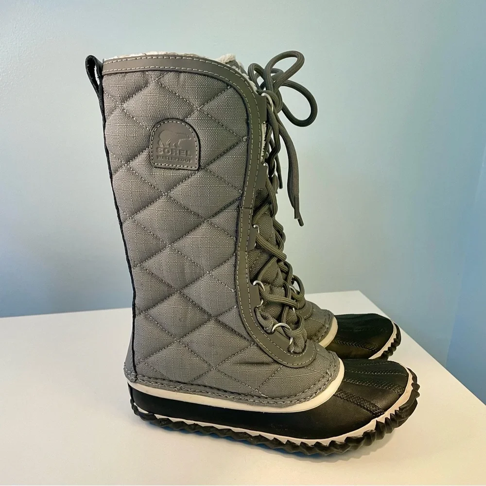 SOREL Out N About Gray Tall Lace Up Quilted Lined Snow Boots Size 5